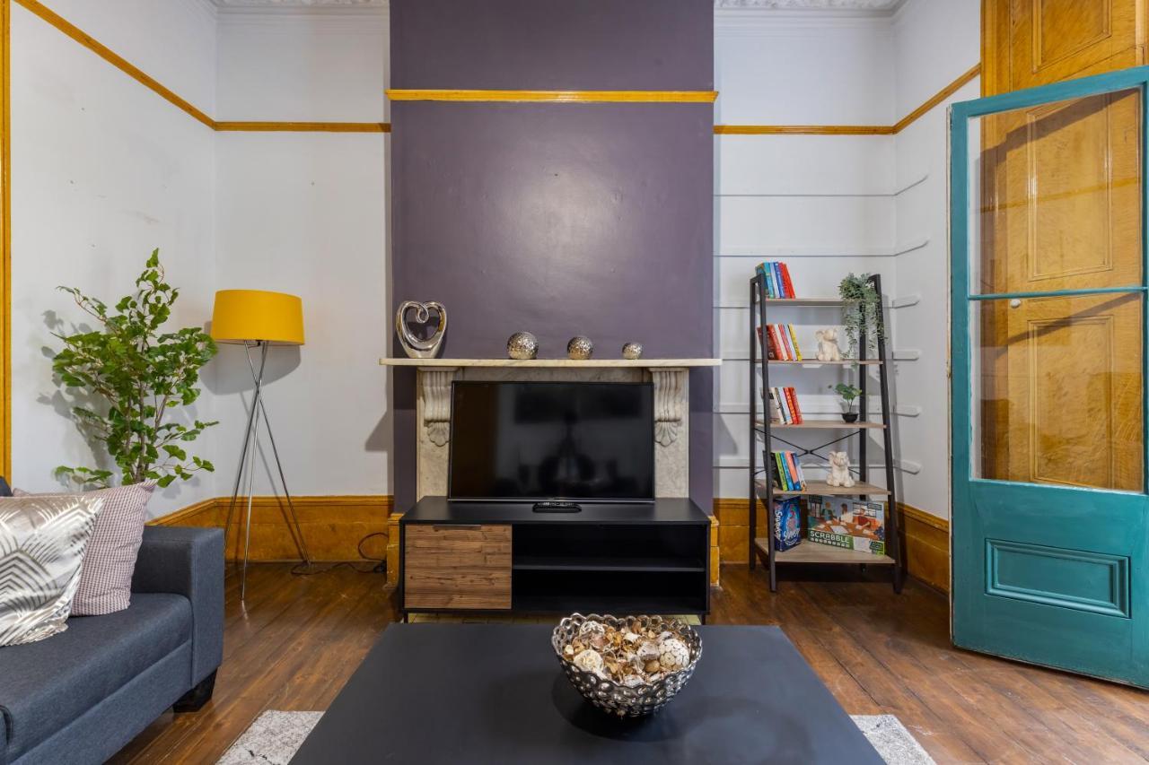 Feriehus Spacious 5 Bedroom House With Garden + Parking - Amazing Location London