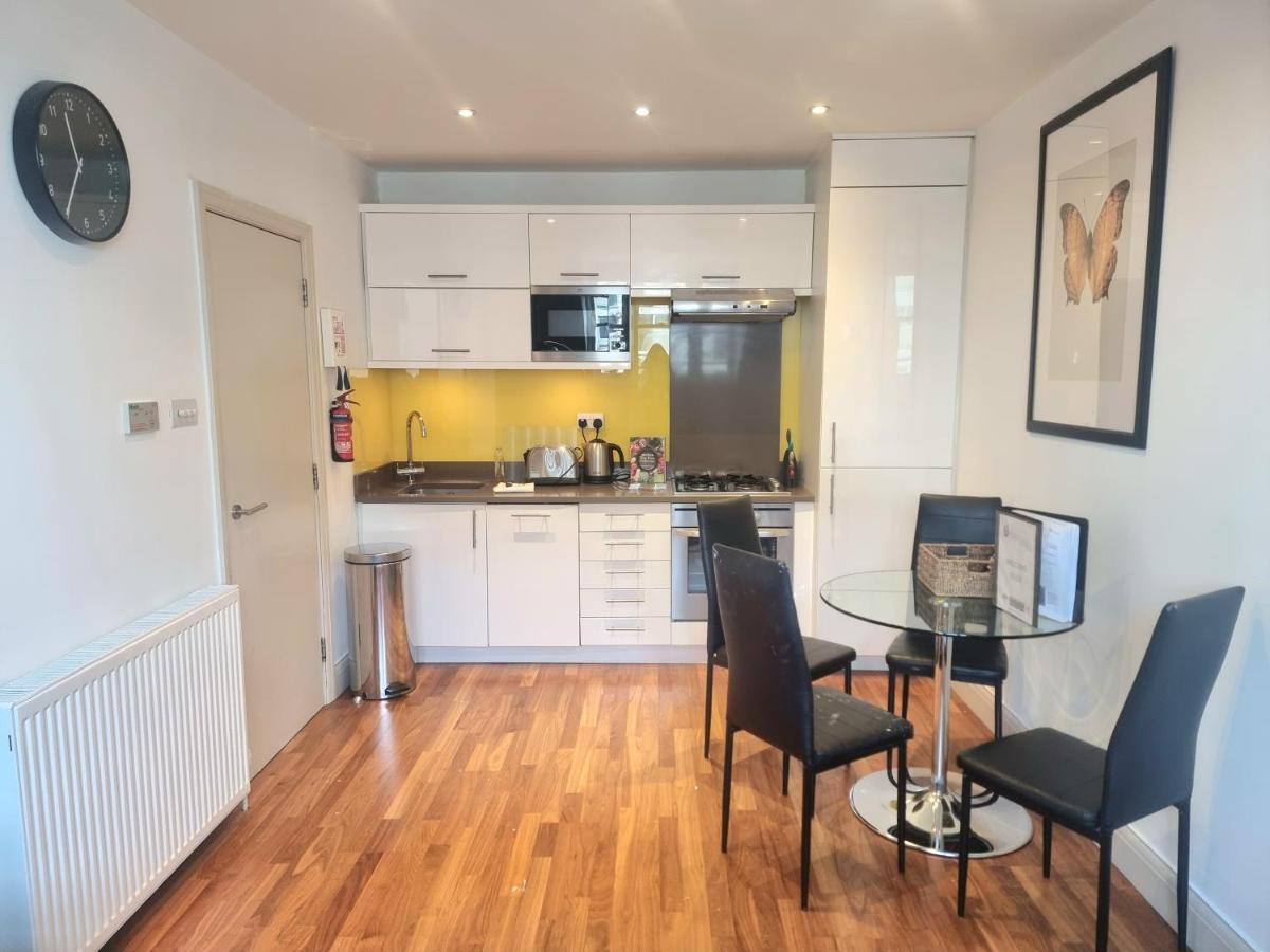 Portobello Market Apartment London