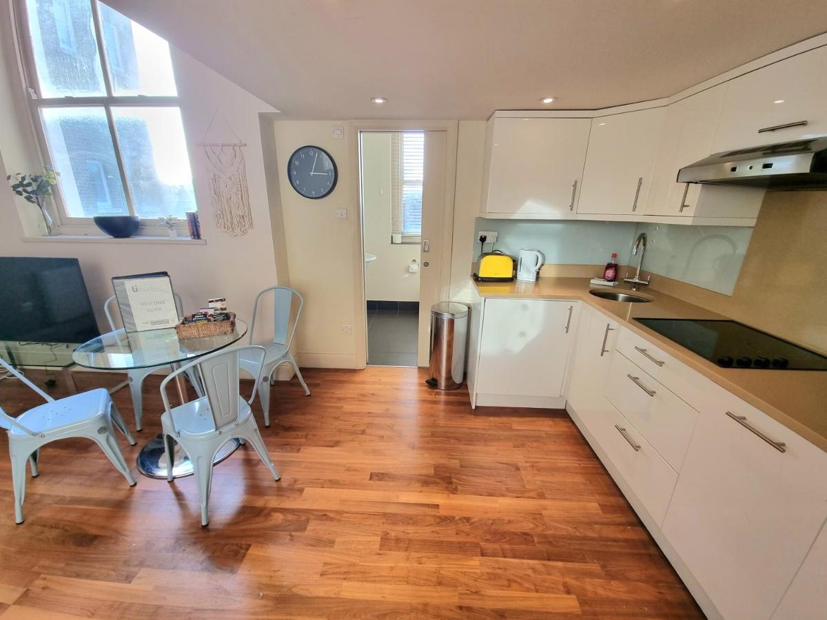 Portobello Market Apartment London