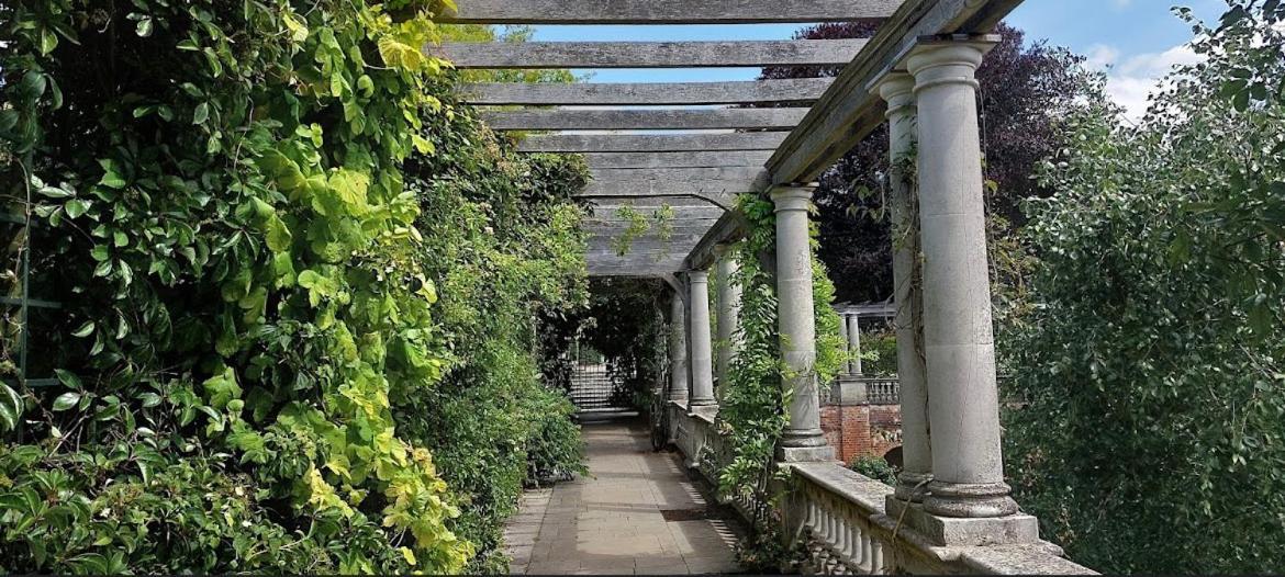 Hampstead Opulence - Luxurious Split Level * Londen