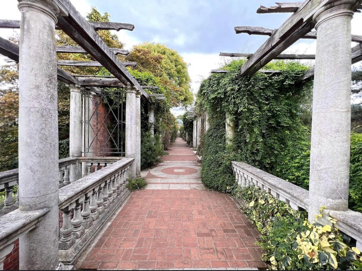 Hampstead Opulence - Luxurious Split Level * Londen