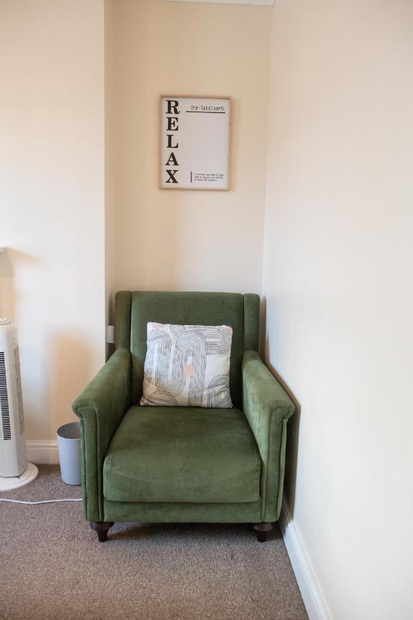 Apartment 4 Bedroom Flat With High Speed Wi-fi In North Acton, Ealing, West *