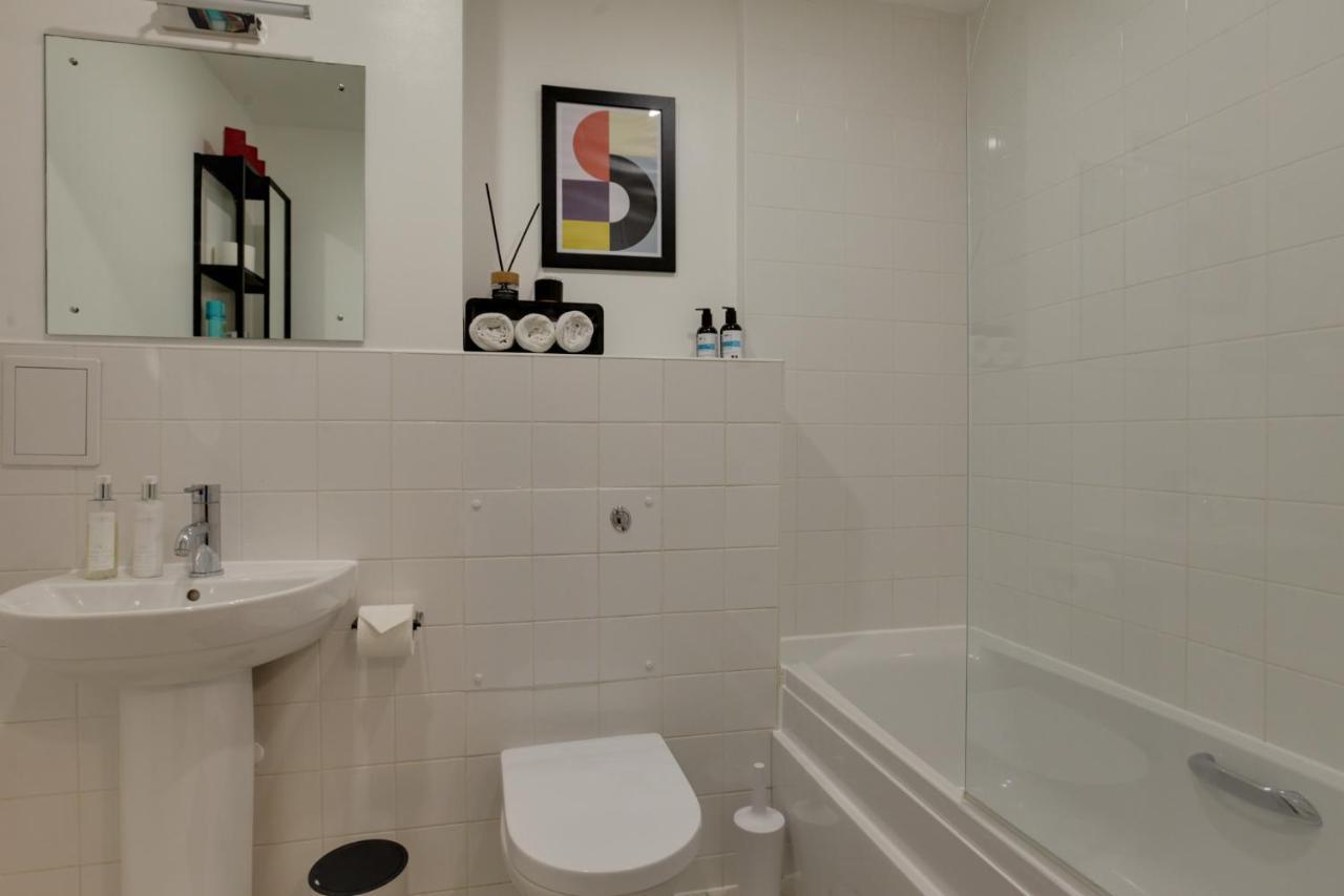 - The Shoreditch, Angel, Old Street Apartment London