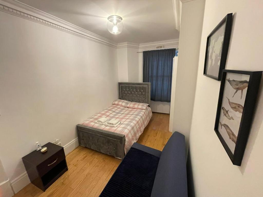 Cozy Double In Marylebone-paddington #room Name Is Amsterdam# Homestay