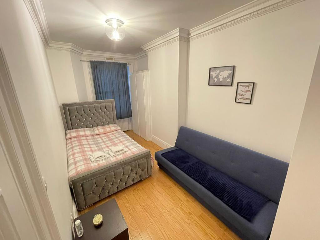 Cozy Double In Marylebone-paddington #room Name Is Amsterdam# Homestay *