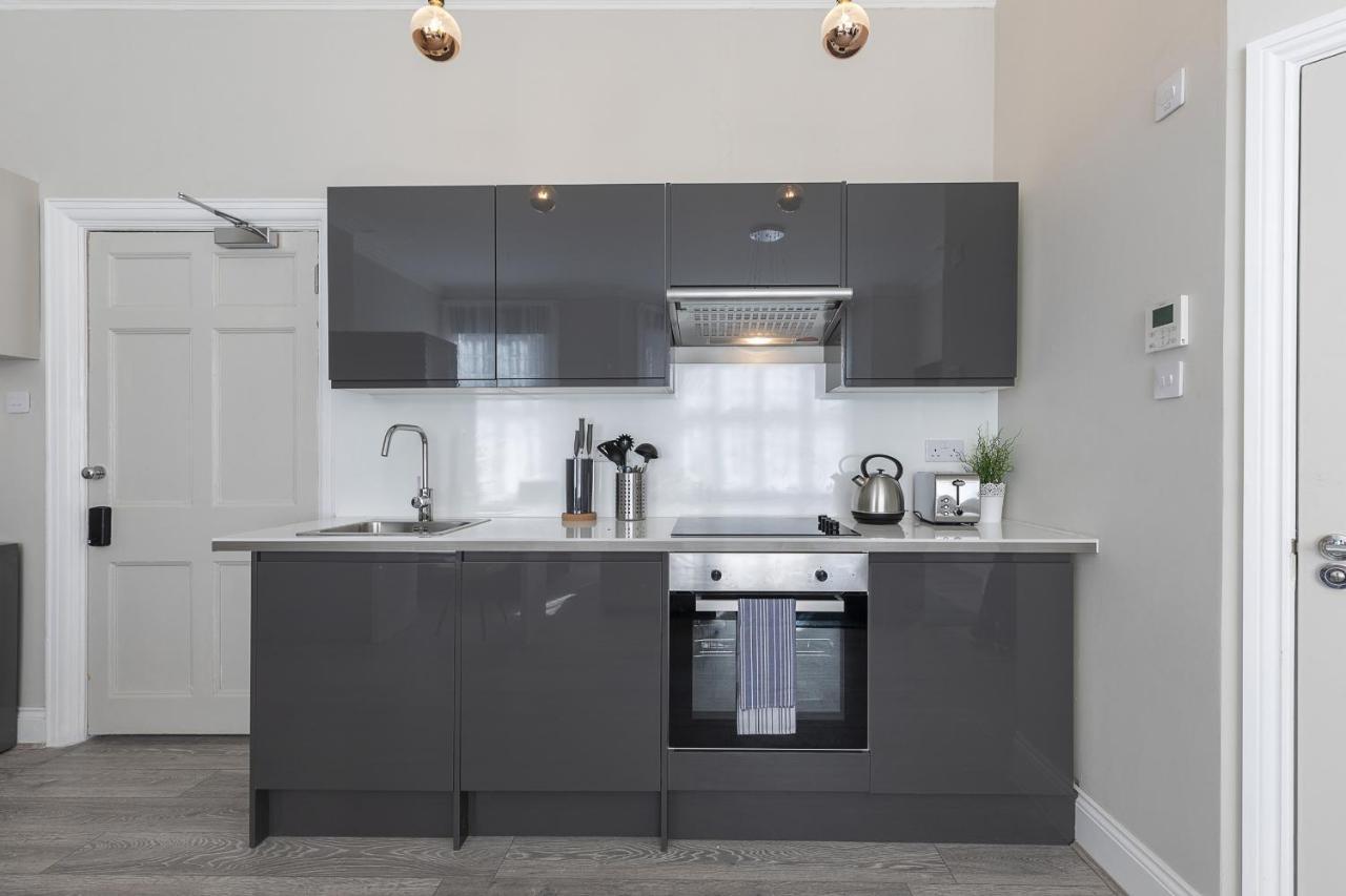 Air Conditioned High St Kensington Appartement *