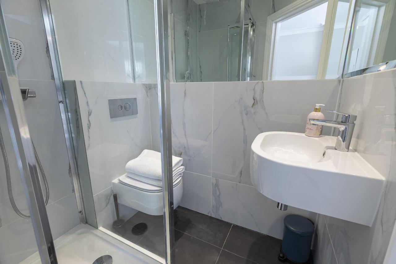 Air Conditioned High St Kensington Appartement *