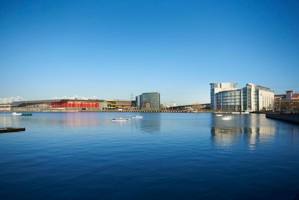 Modern Deluxe 2 Bedroom In Canning Town Excel Centre Apartment London