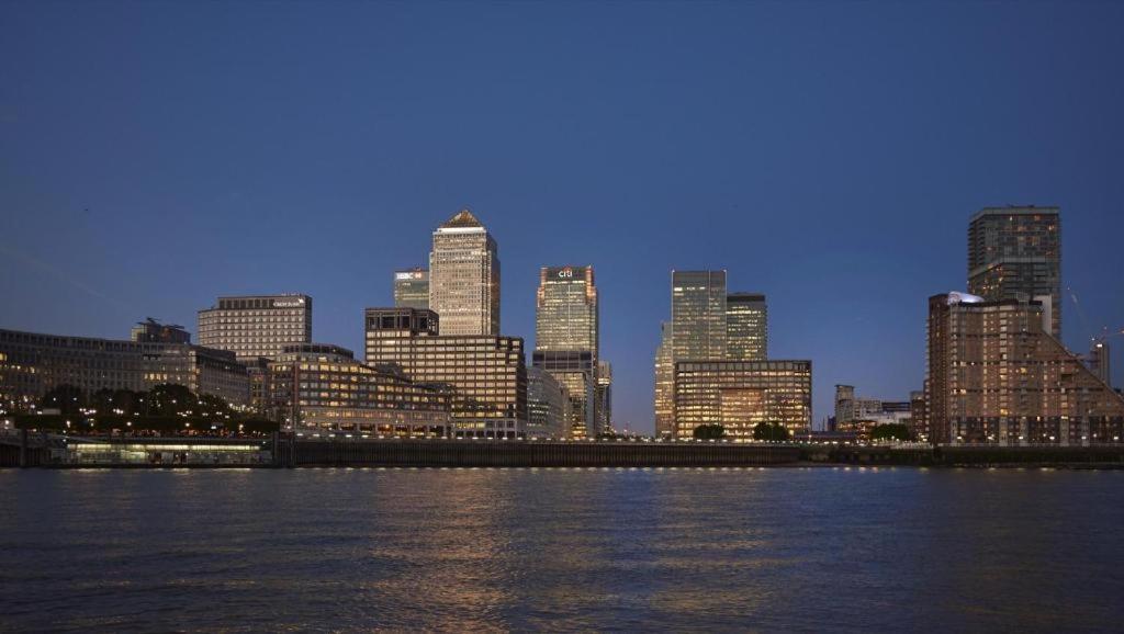 Appartement Canning Town Modern 2 Bedroom Excel Centre, Canary Wharf, Airport Londen