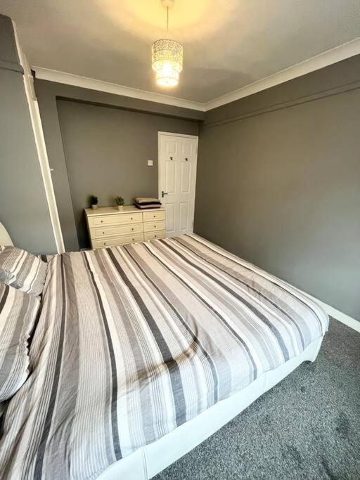 Apartment Aprt 10mins Walk From The Shard!