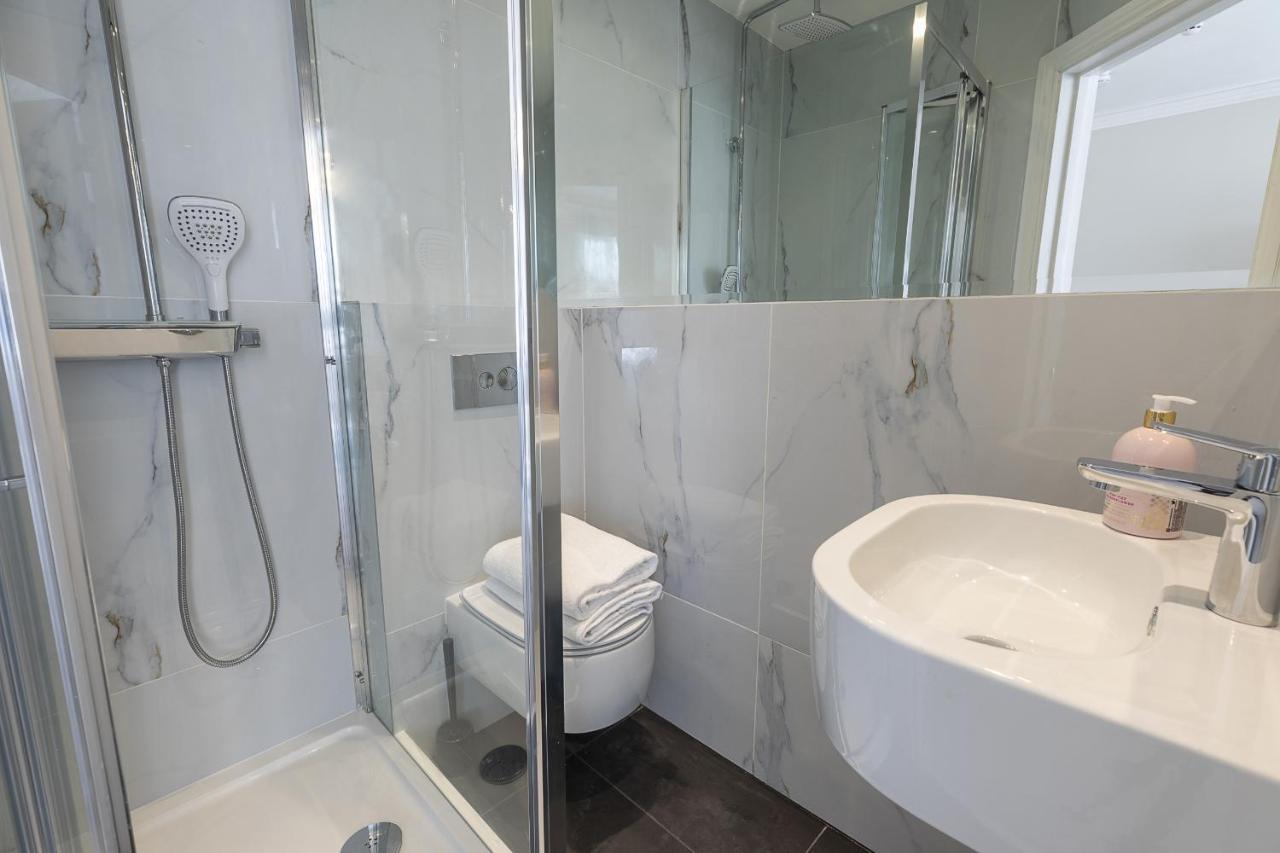 Air Conditioned High St Kensington Appartement Londen