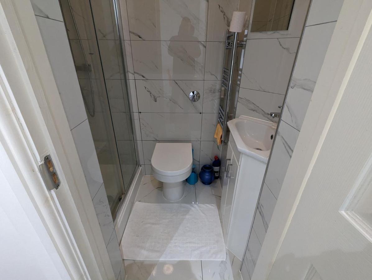 Guest house Mile End- Prime Location *
