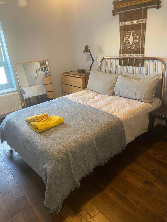 Spacious 1-bed Flat In North Kensington *