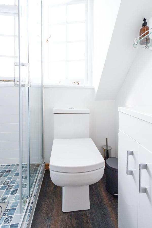 Elegant Garden Cottage Near Hampstead Heath & Tube