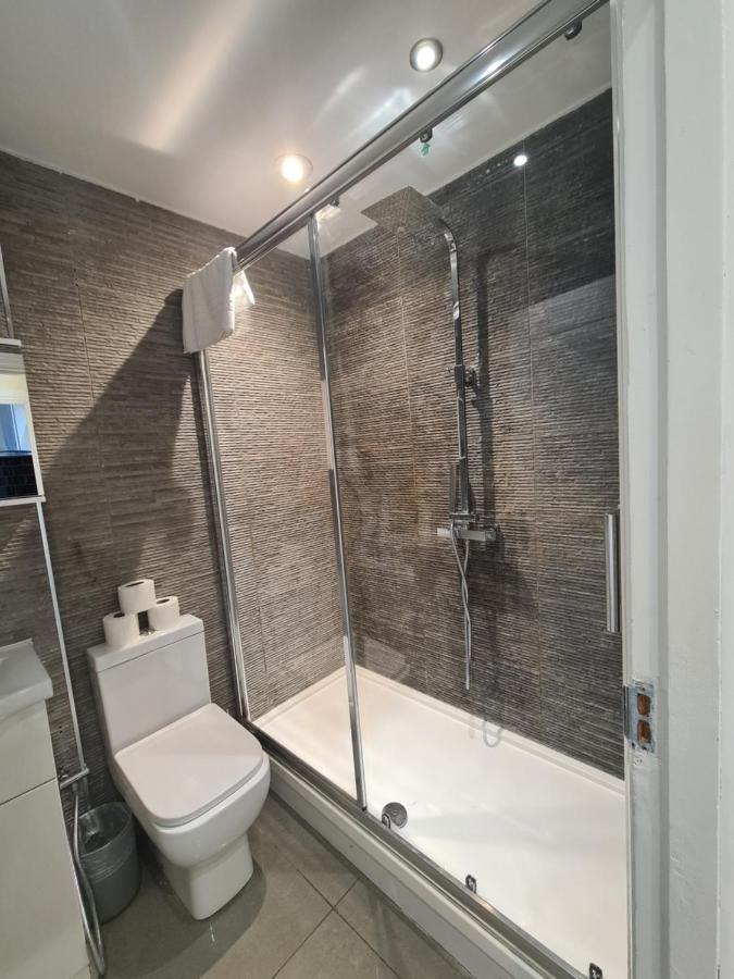 Appartement Rare Gem Close To Transport Links Londen