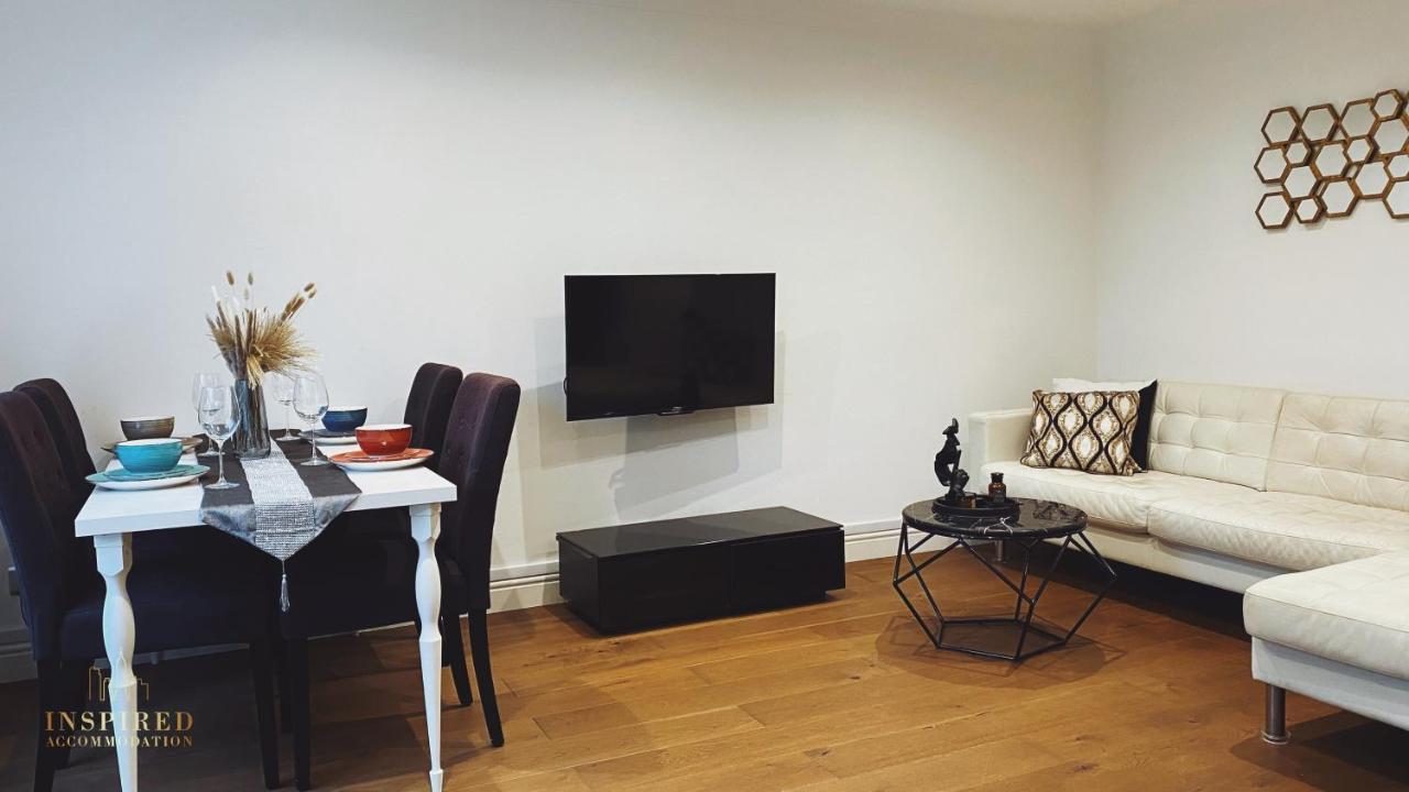 Brooklands Nw6 *