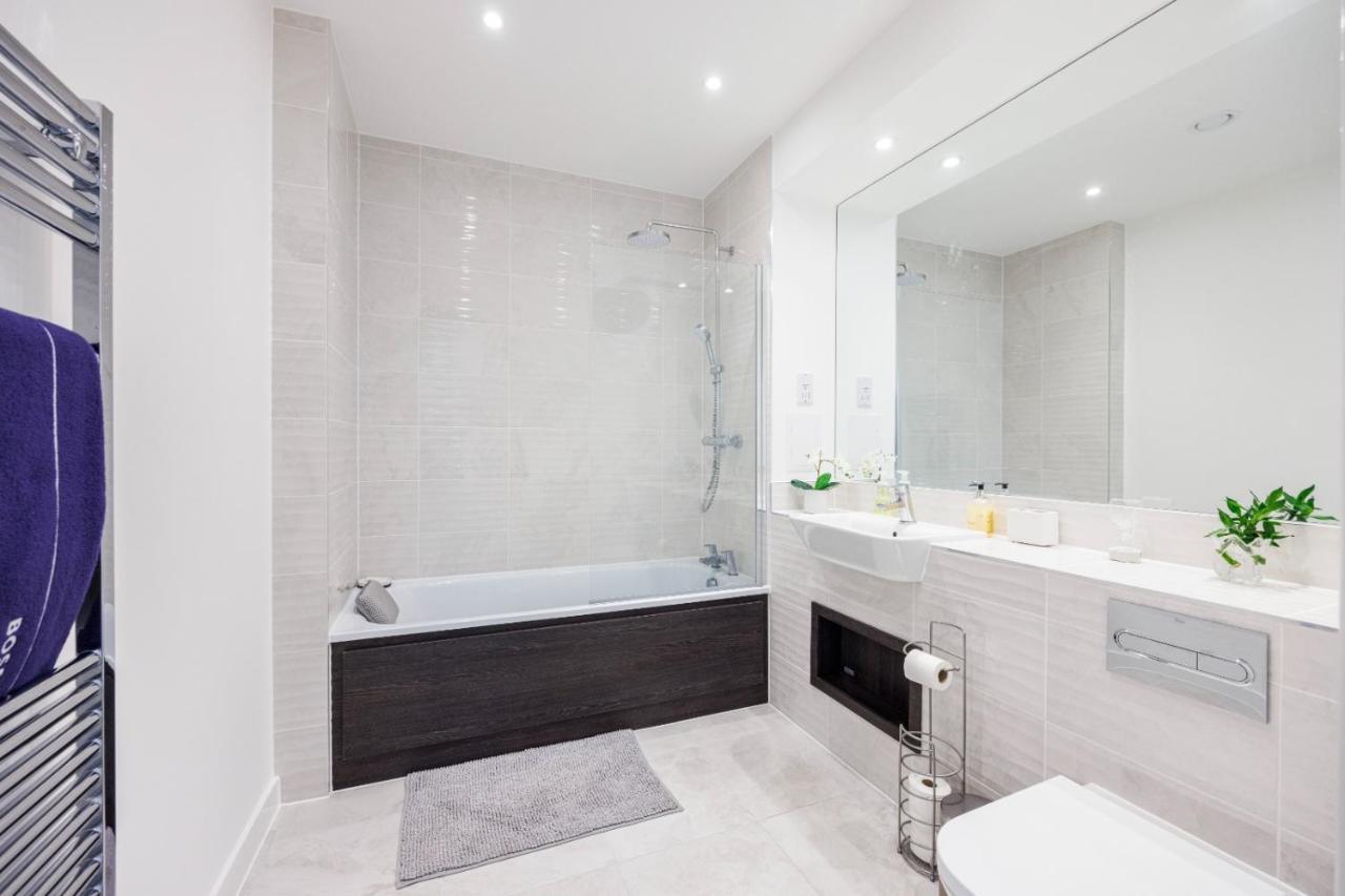 Luxury Modern Bedroom In Seven Star Ultra Super High Quality * London