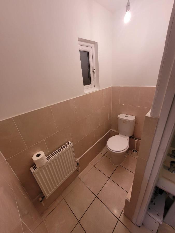 Feriehus Spacious 2 Bedroom House In With Garden