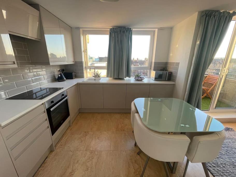 Stylish Flat Next To Tower Of And Skd Marina * London