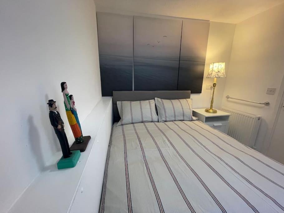 Stylish Flat Next To Tower Of And Skd Marina Apartment *