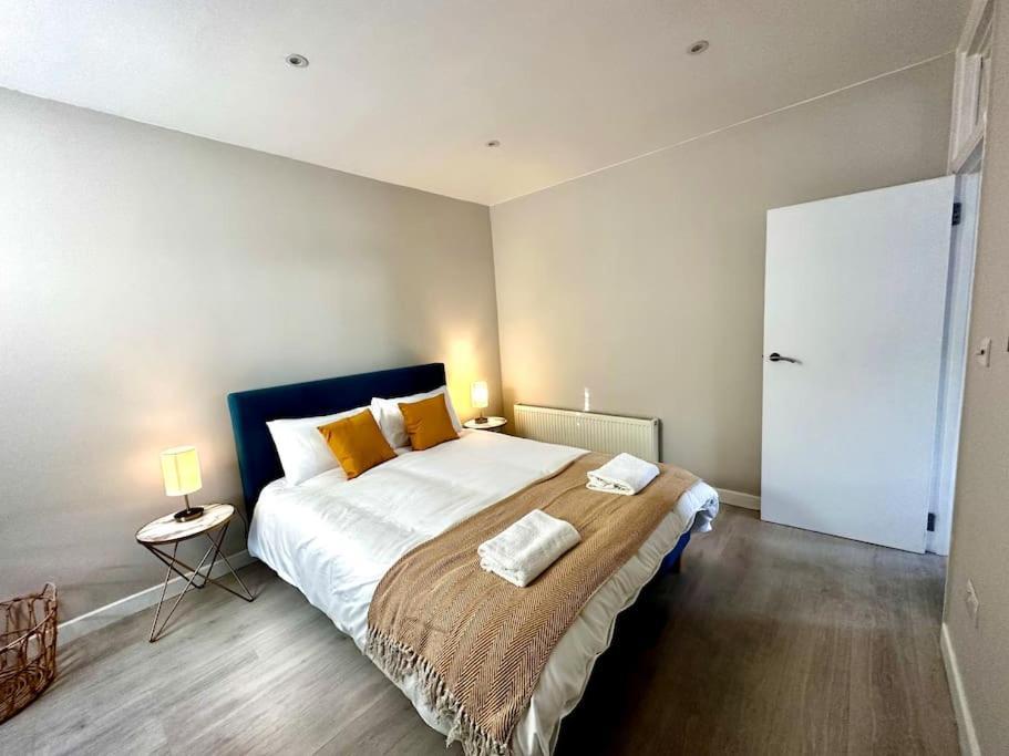 Sienna's 2 - Bedroom Apartment, London, N1. Londres