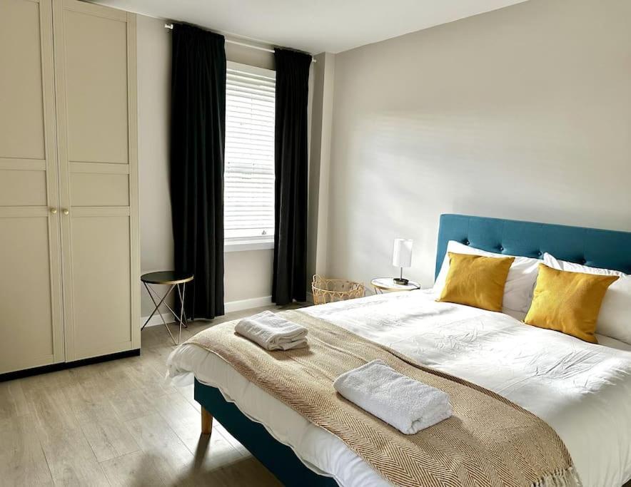Sienna's 2 - Bedroom Apartment, London, N1. Apartamento