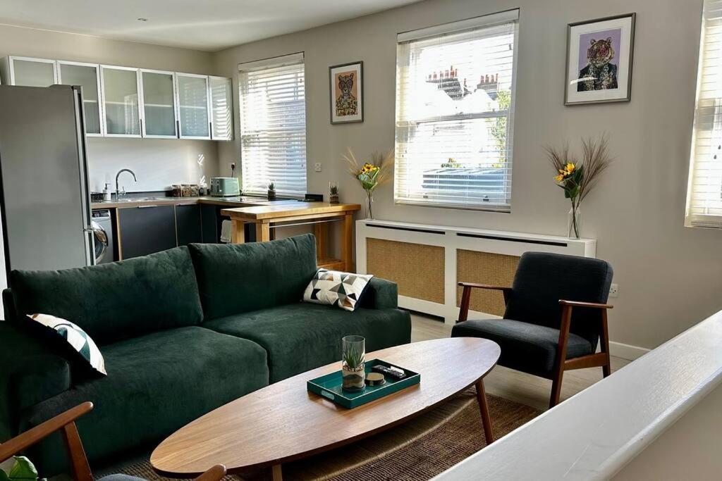 Sienna's 2 - Bedroom Apartment, London, N1. Apartamento *