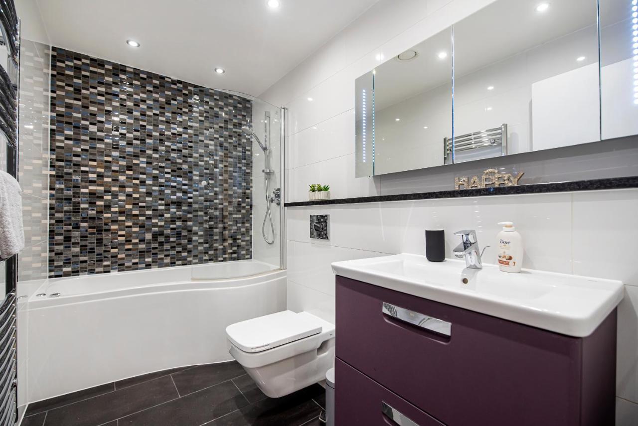 And Spacious 2 Bed Leilighet London