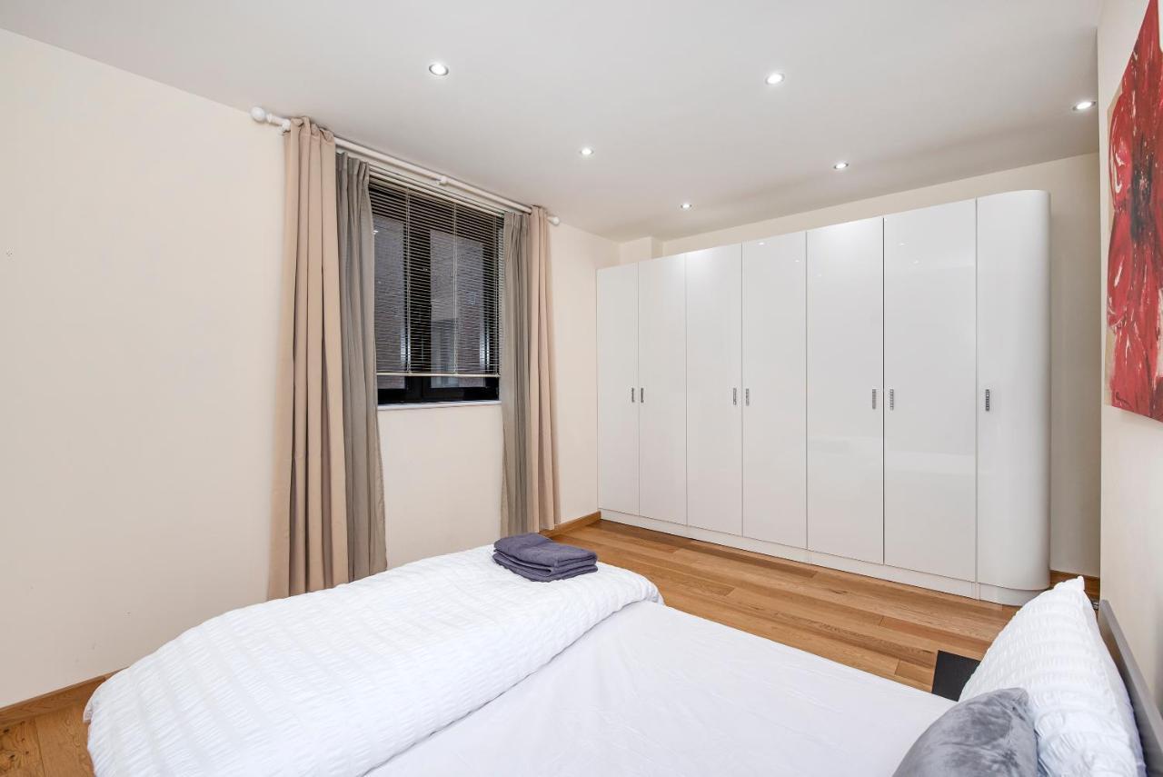 And Spacious 2 Bed Leilighet London