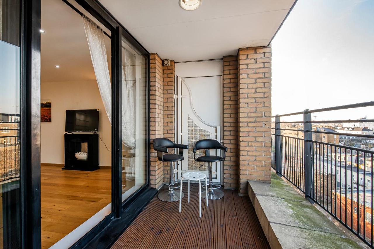 And Spacious 2 Bed * London