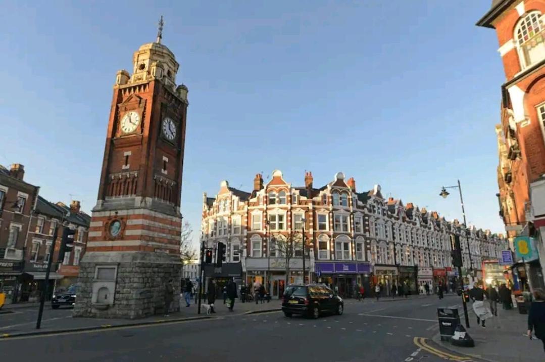 With Luxury Private Bathroom & Independent Entrance Near Tube Gasthuis *