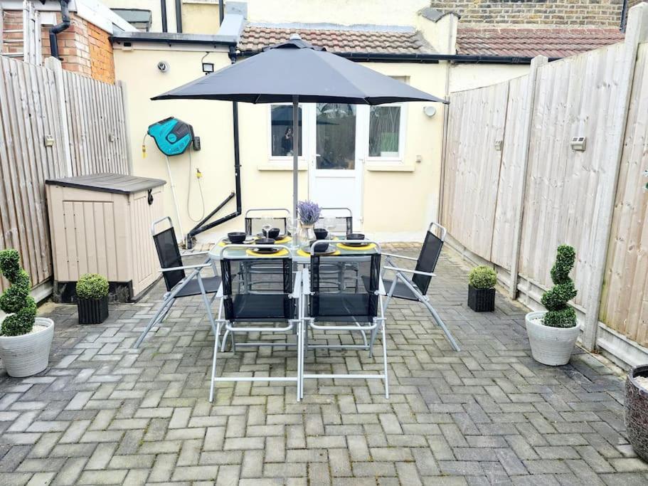 Private House With Free Parking Сasa de vacaciones Londres