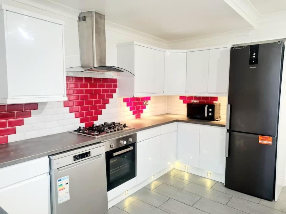 Holiday home Private House With Free Parking *