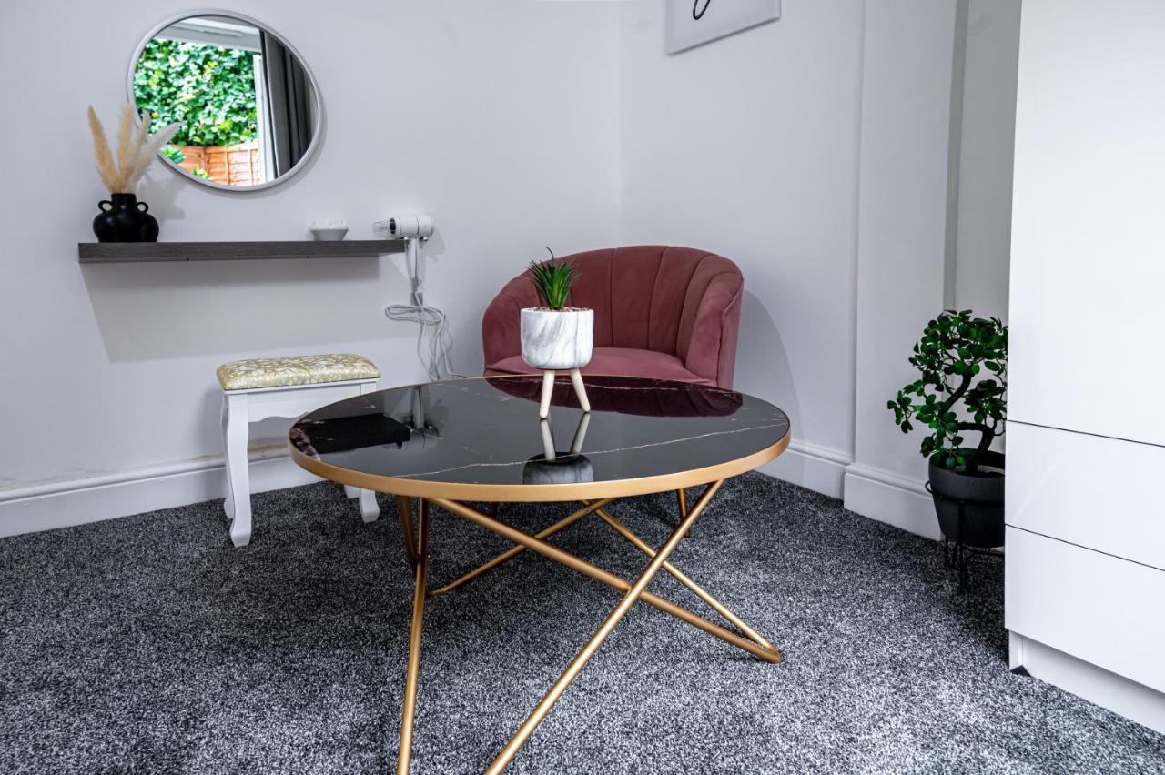 Stylish Groups-families 3m London