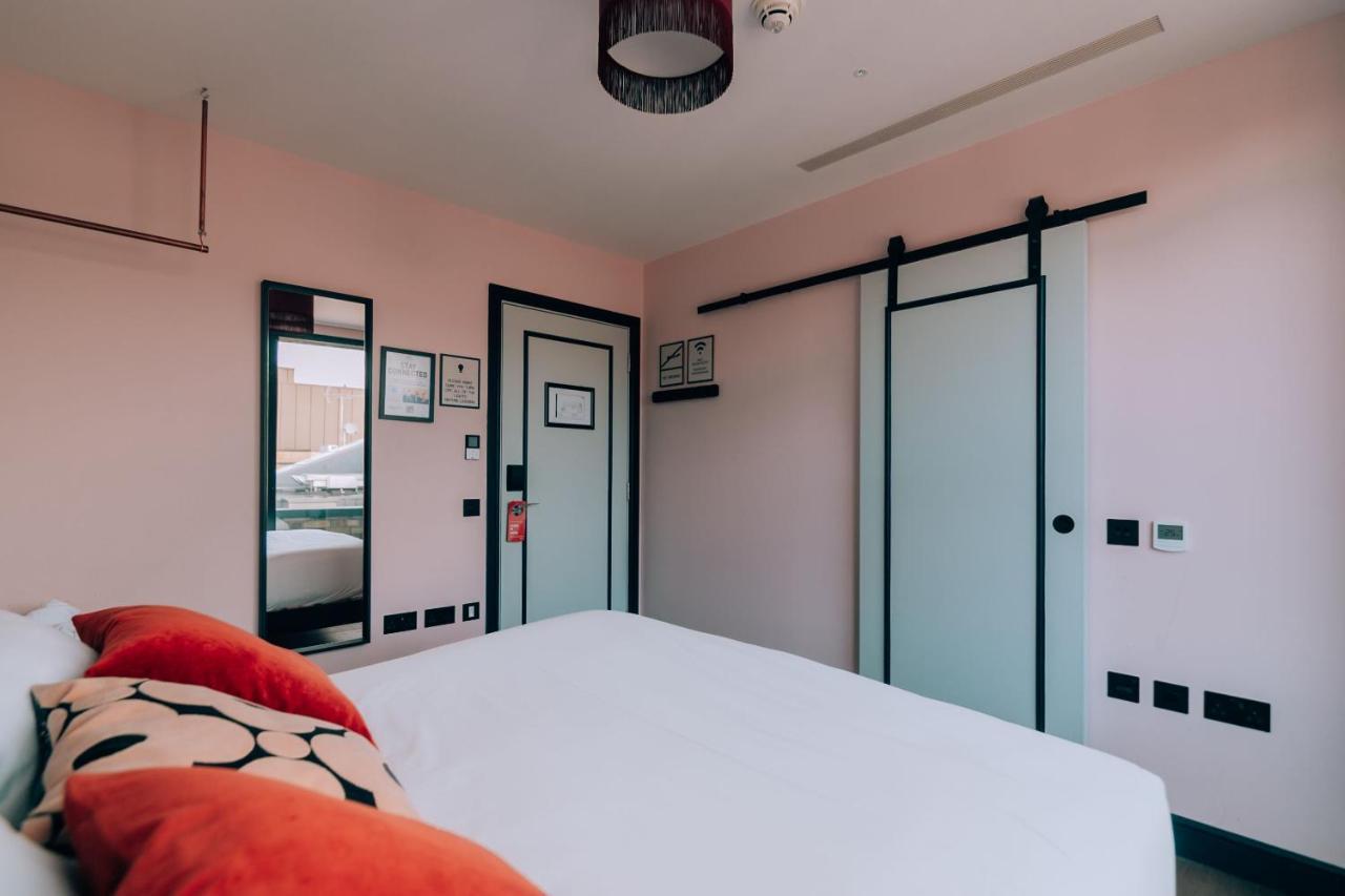 Selina Camden 3*