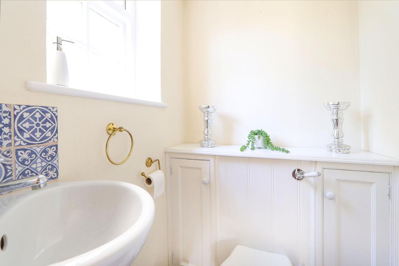 Elegant Garden Cottage Near Hampstead Heath & Tube Apartment
