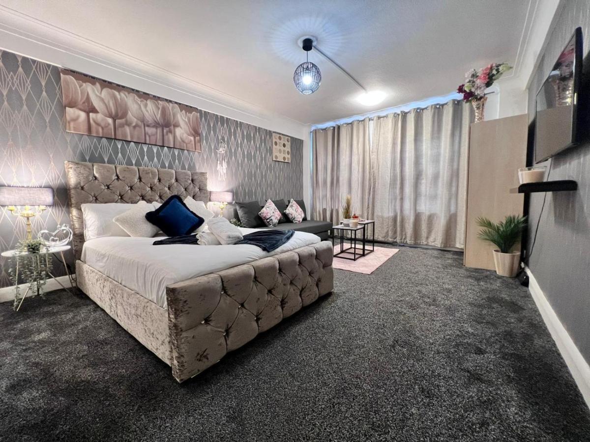 Apartment Park Lane Studio London