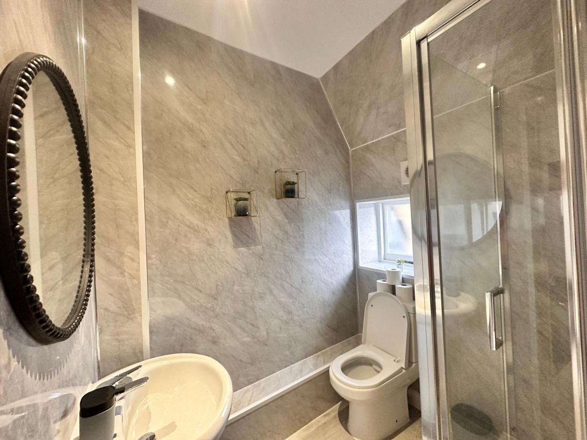 Kensington High Street Apartment *