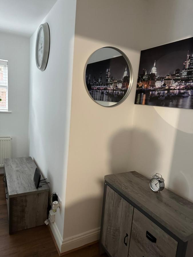 Beautiful Street Dream Ground Floor One Bedroom Apartamento Londres