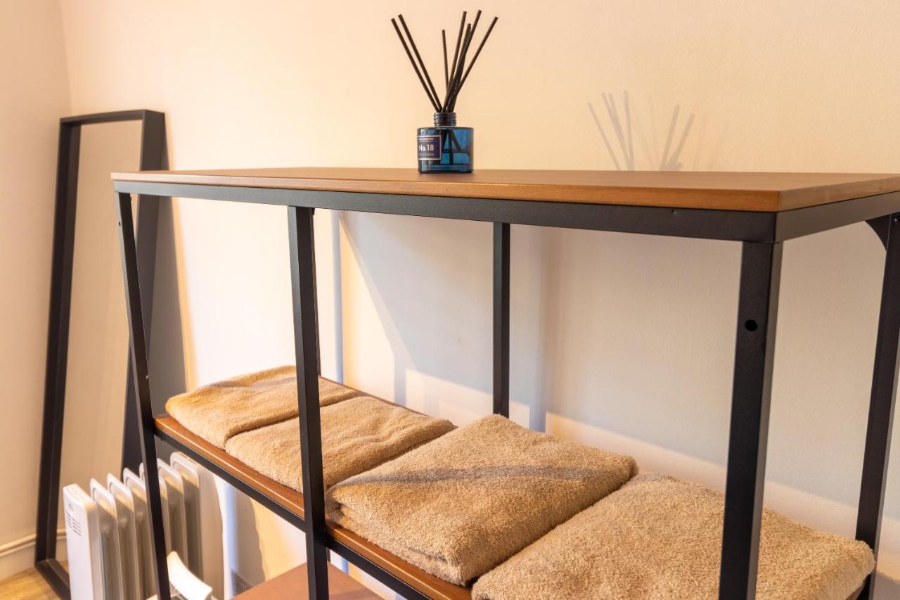 Stylish And Well Equipped Flat In Stockwell London