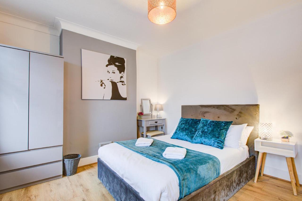 Statera - 2-bed House In Stratford *