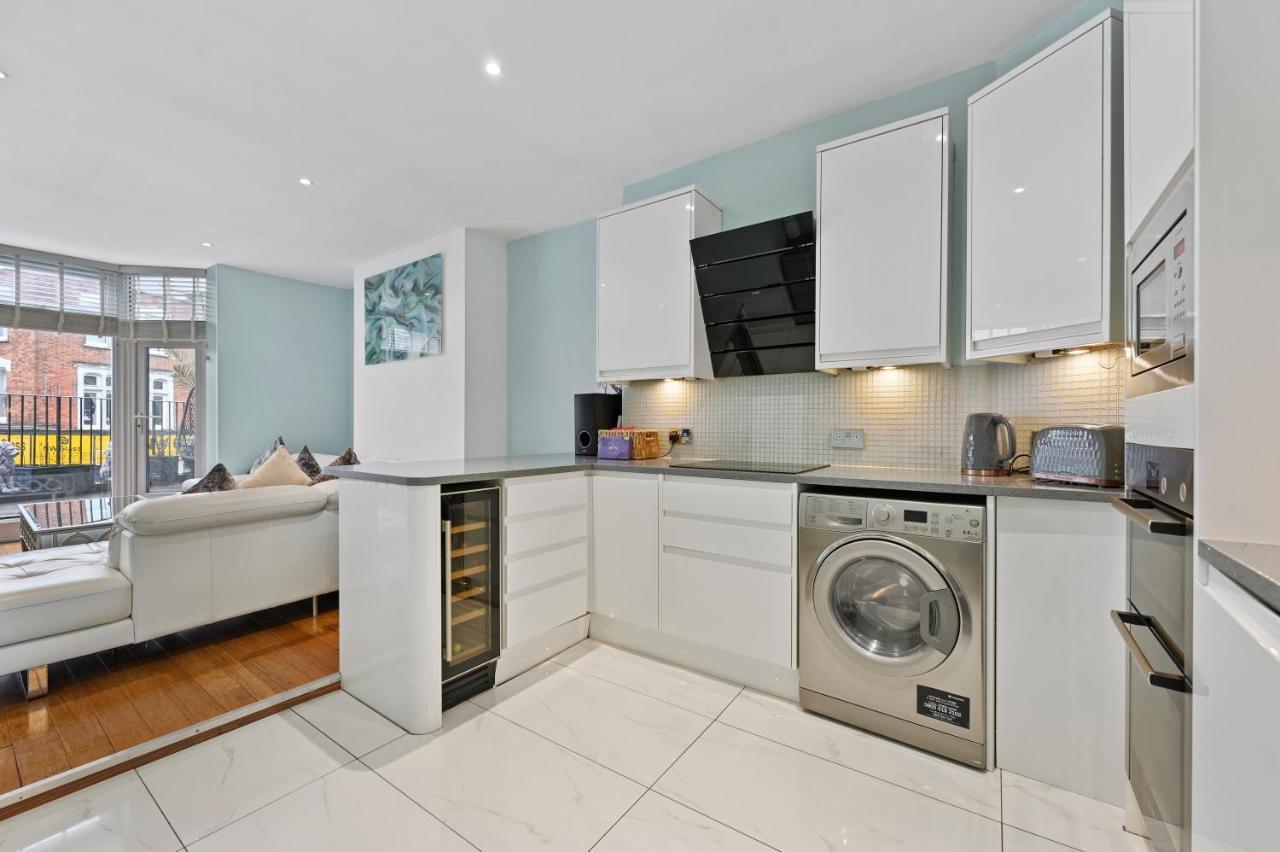 Hampstead Opulence - Luxurious Split Level * Londen