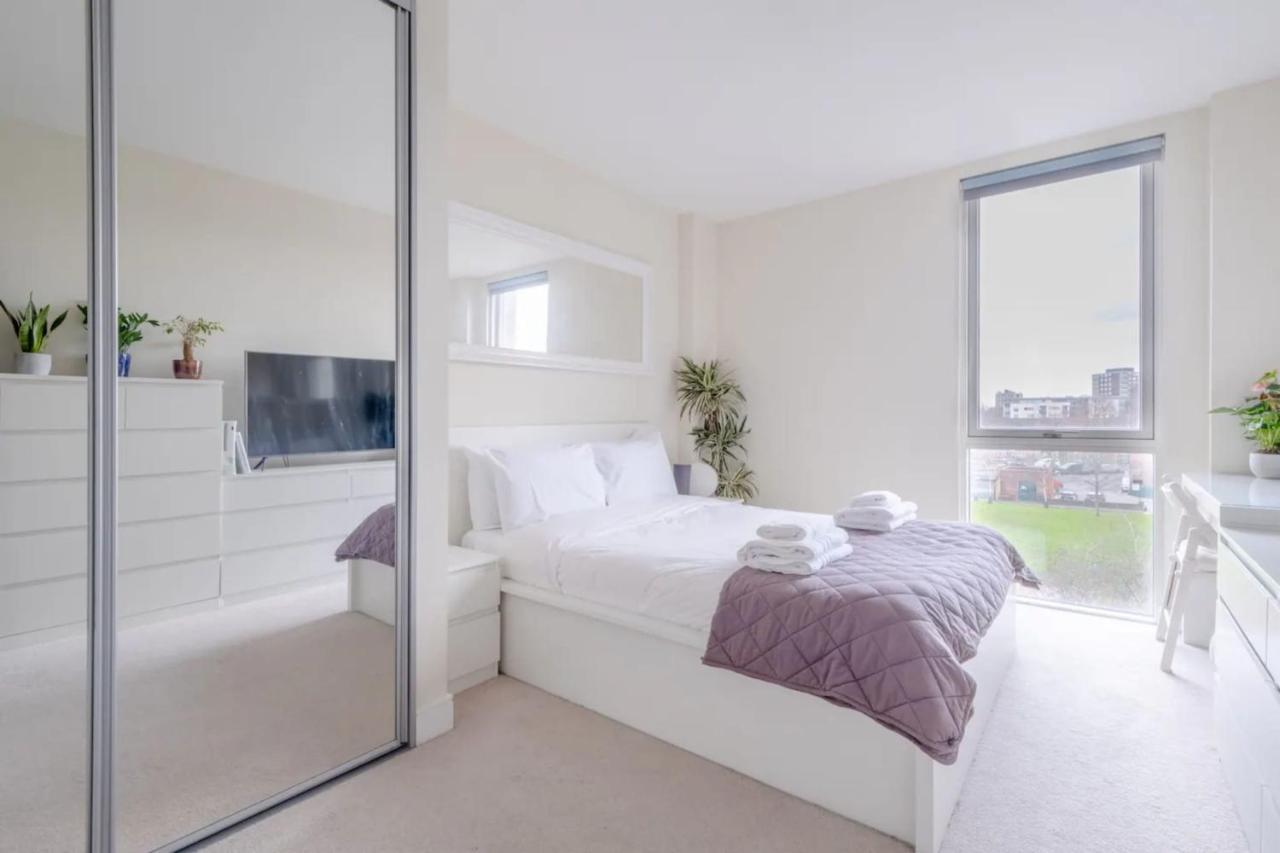 Modern 2 Bedroom Flat In Elephant And Castle London