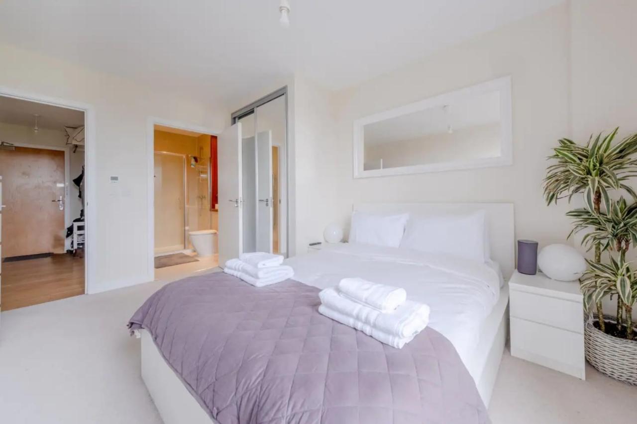 Modern 2 Bedroom Flat In Elephant And Castle *