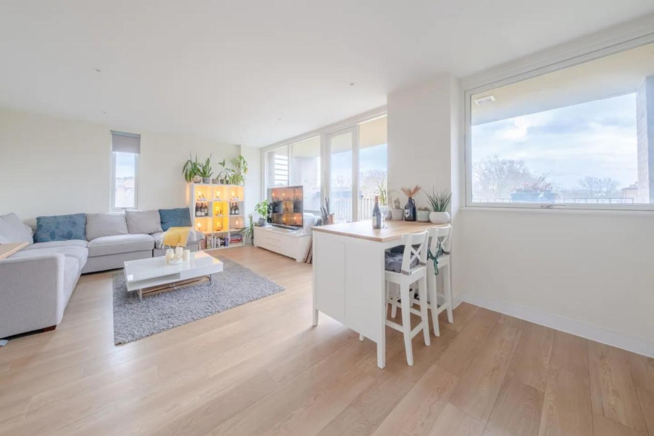 Modern 2 Bedroom Flat In Elephant And Castle London