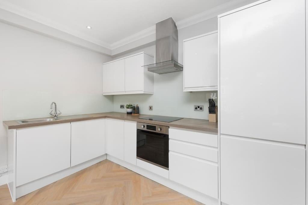 Pleasing 2bed Flat 10min To Wimbledon Tennis Court Londen