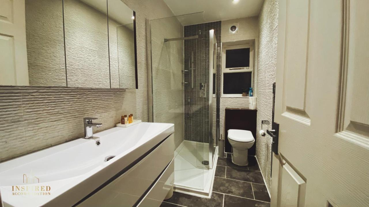 Apartment Brooklands Nw6 *