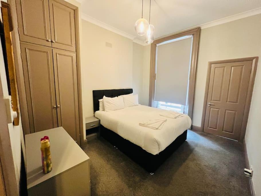 3 Notting Hill, Portobello Road-amazing Location! Leilighet *