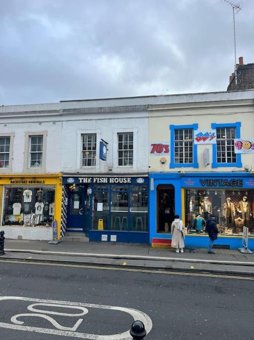 3 Notting Hill, Portobello Road-amazing Location! Leilighet London