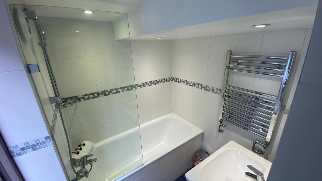 3 Notting Hill, Portobello Road-amazing Location! London